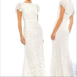 NWT! $1200 Mac Duggal flutter cap sleeve beaded White Formal/Wedding Dress SZ6
